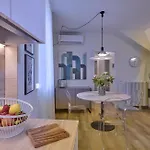 Contrada Apartment Varenna