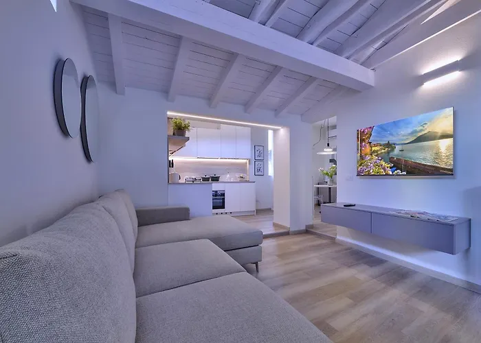 Apartament Contrada Varenna
